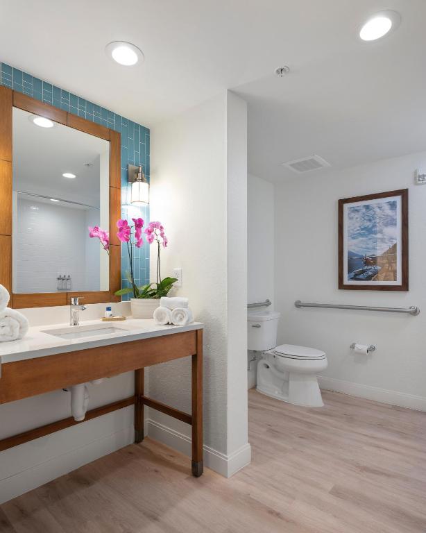 Compass Hotel by Margaritaville Anna Maria Sound photo