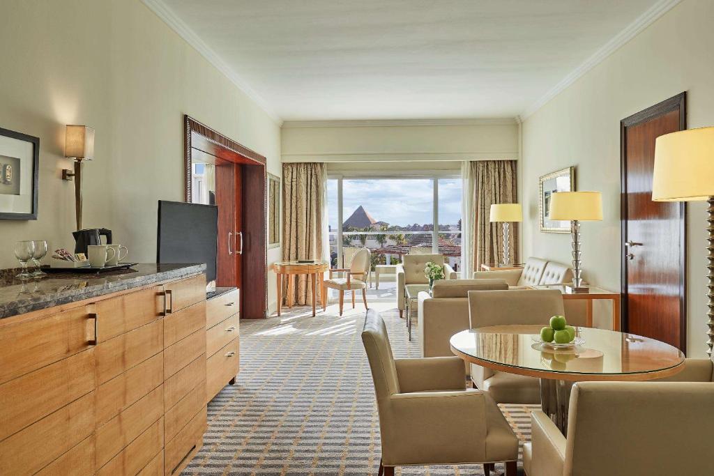 Steigenberger Pyramids Cairo - Executive Suite