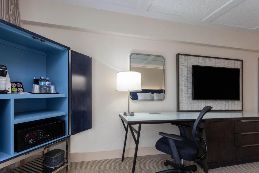 Wyndham Boca Raton Hotel - King Room - Mobility Access/Non-Smoking