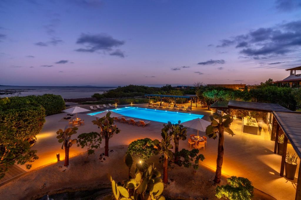 Bazén v ubytování Finch Bay Galapagos Hotel nebo v jeho okolí