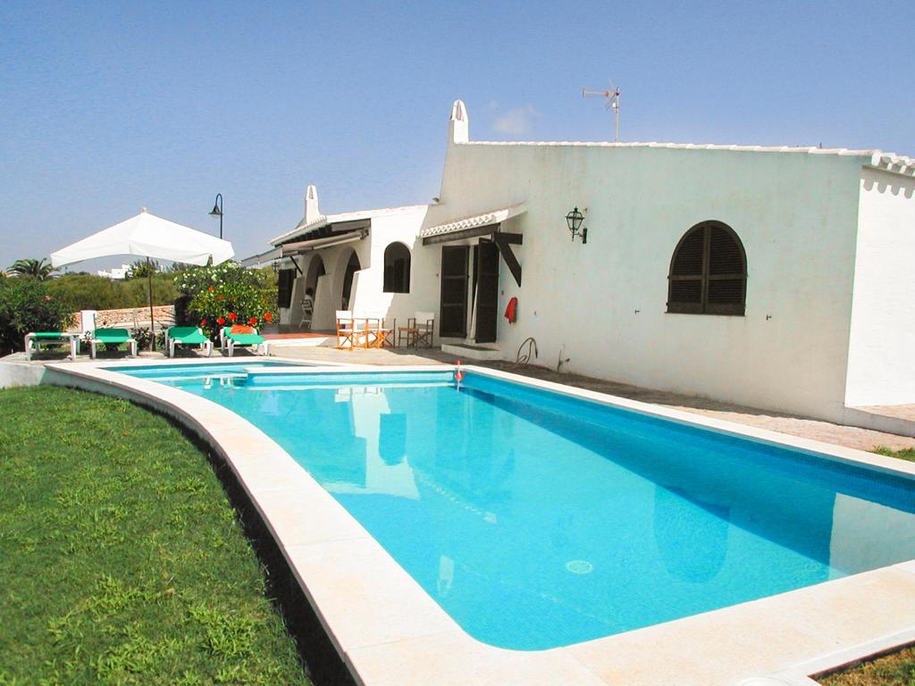 Binibequer Vell Villa Sleeps 7 with Pool and Air Con (Spanje ...