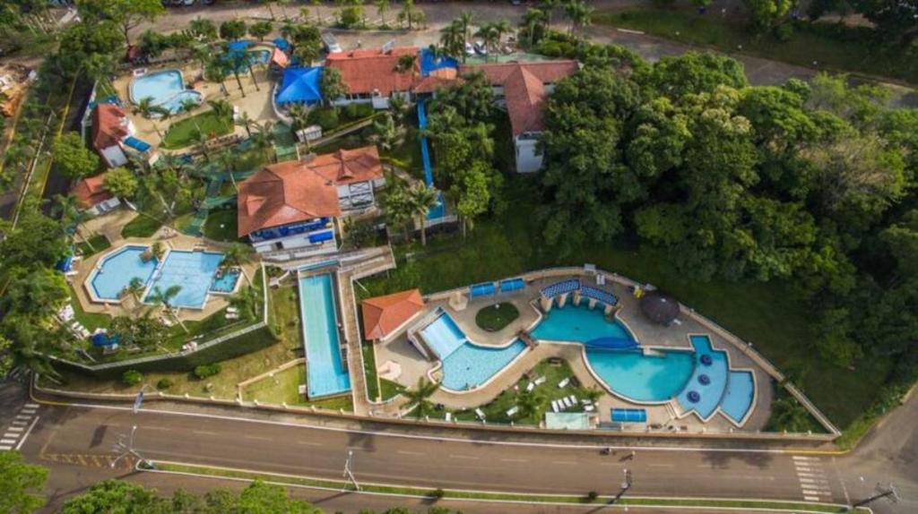 Kolam renang di atau dekat dengan APT 403 - Localização Excelente Thermas Palace