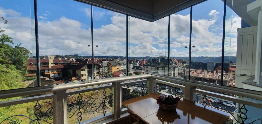 Cobertura na Borges de Medeiros - ( 3 quadras rua coberta )  Cobertura na Borges de Medeiros - ( 3 quadras rua coberta )