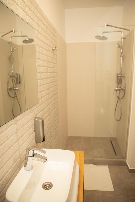 Manolle Boutique - Resim 37