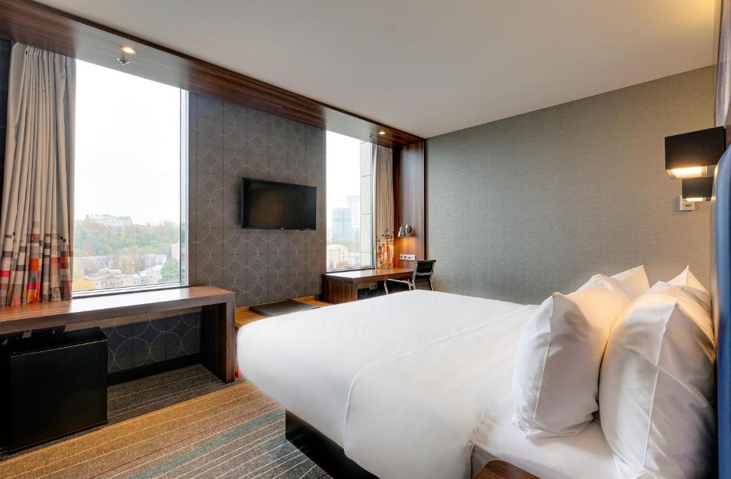 Sky Loft Hotel Kyiv by Rixwell International - Superior King Room With HOLIDAY OFFER