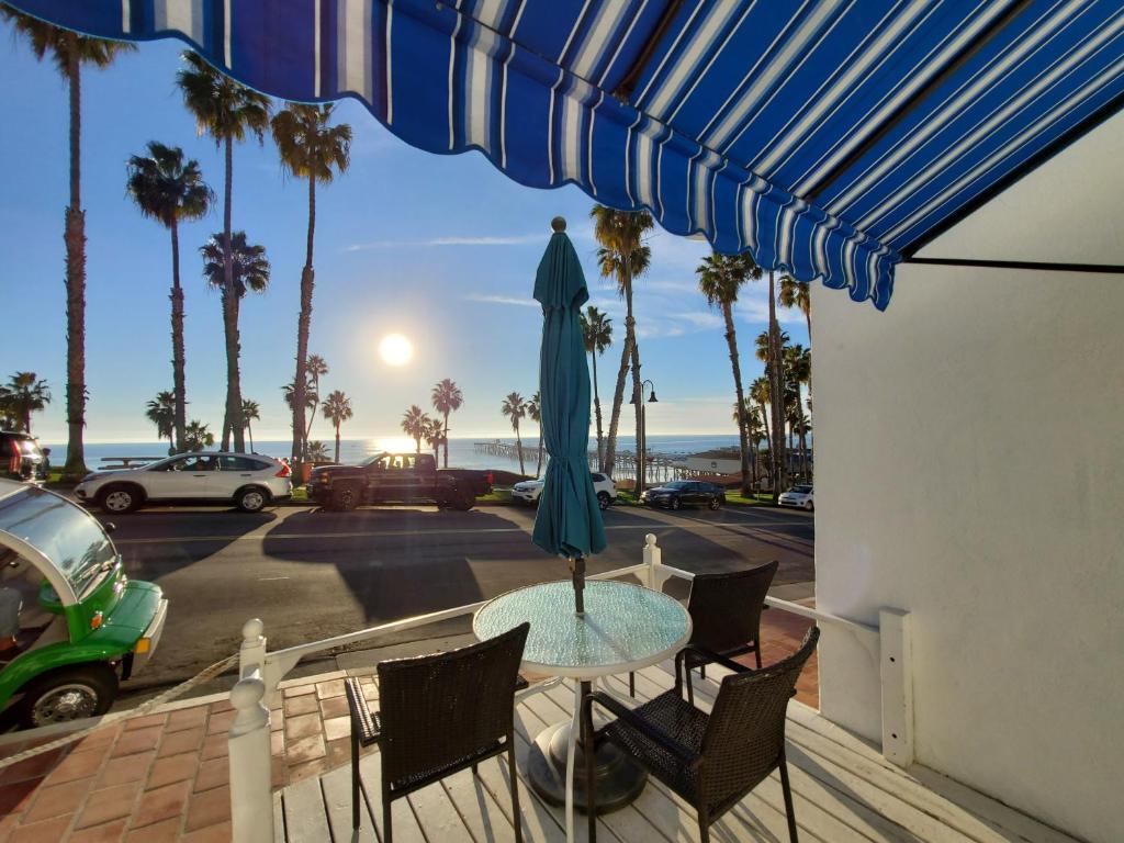 Sea Horse Resort - Ocean Front Studio