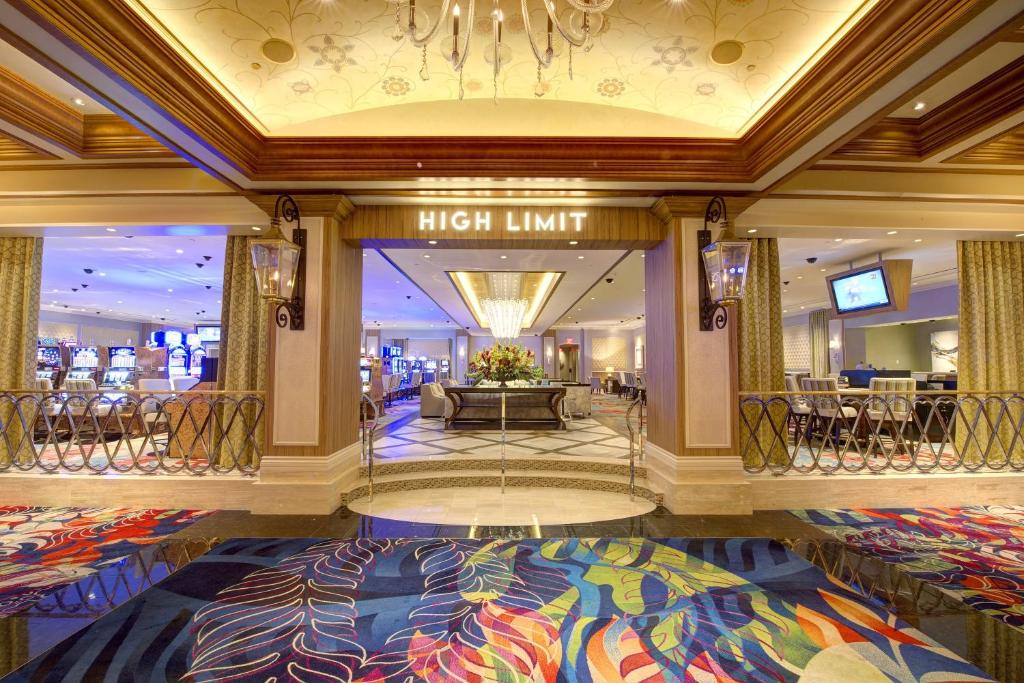 Ein Sitzbereich in der Unterkunft Beau Rivage Resort &amp; Casino