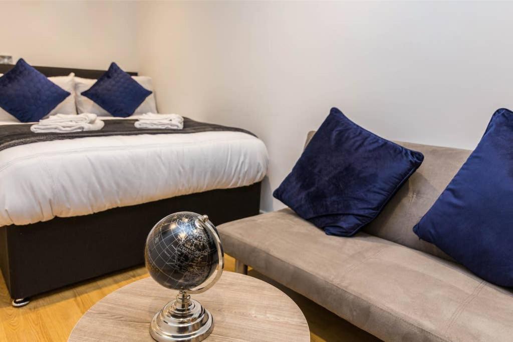Long Row Apartments in Nottingham City Centre - Studio With Sofa Bed