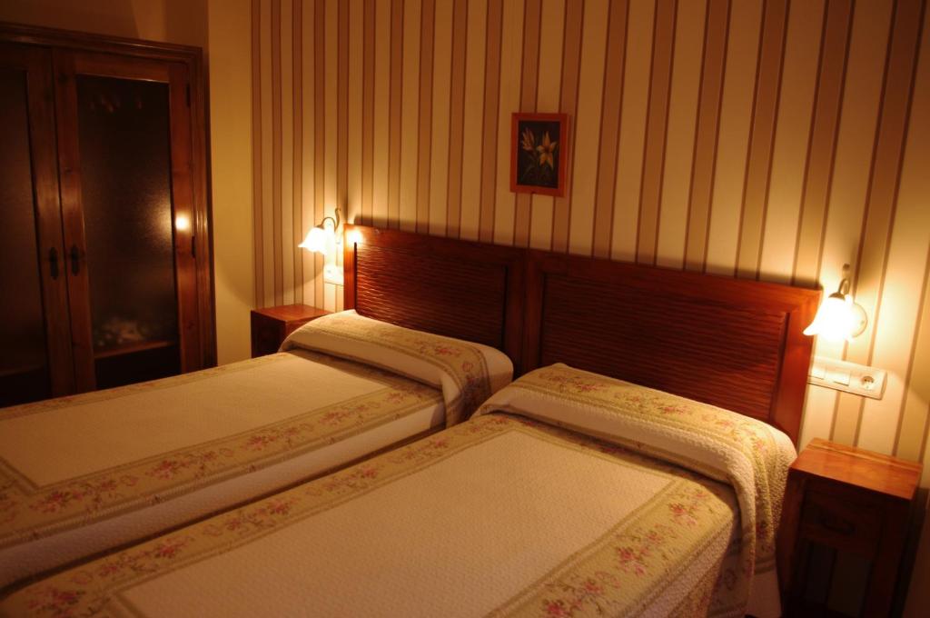 Cama o camas de una habitación en Hotel La Jara-Arribes