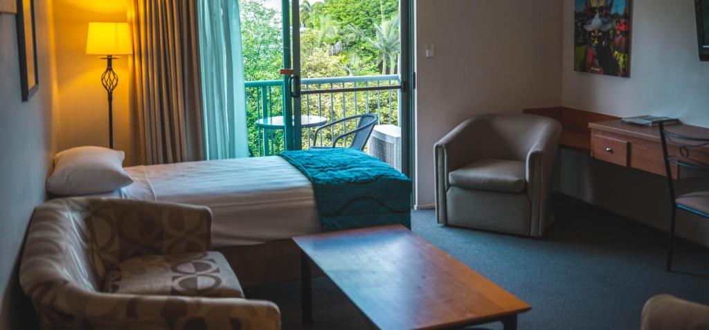 Posezení v ubytování Heritage Cairns Hotel
