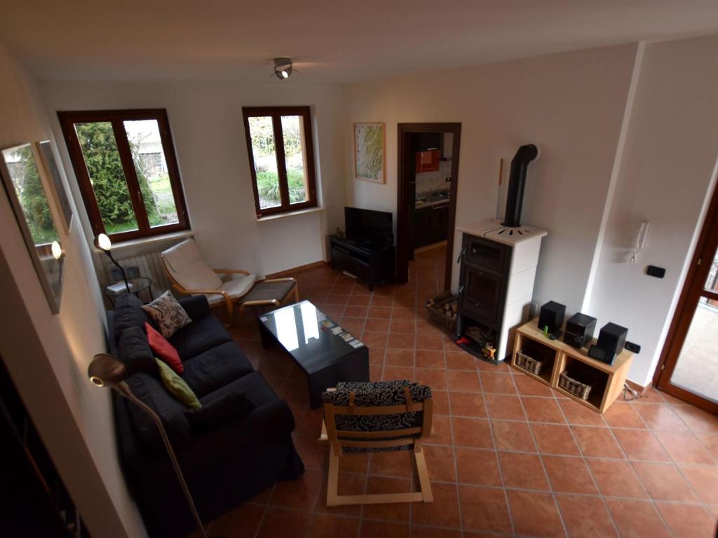 Posezení v ubytování Apartment in Belvedere Langhe with Wine Views