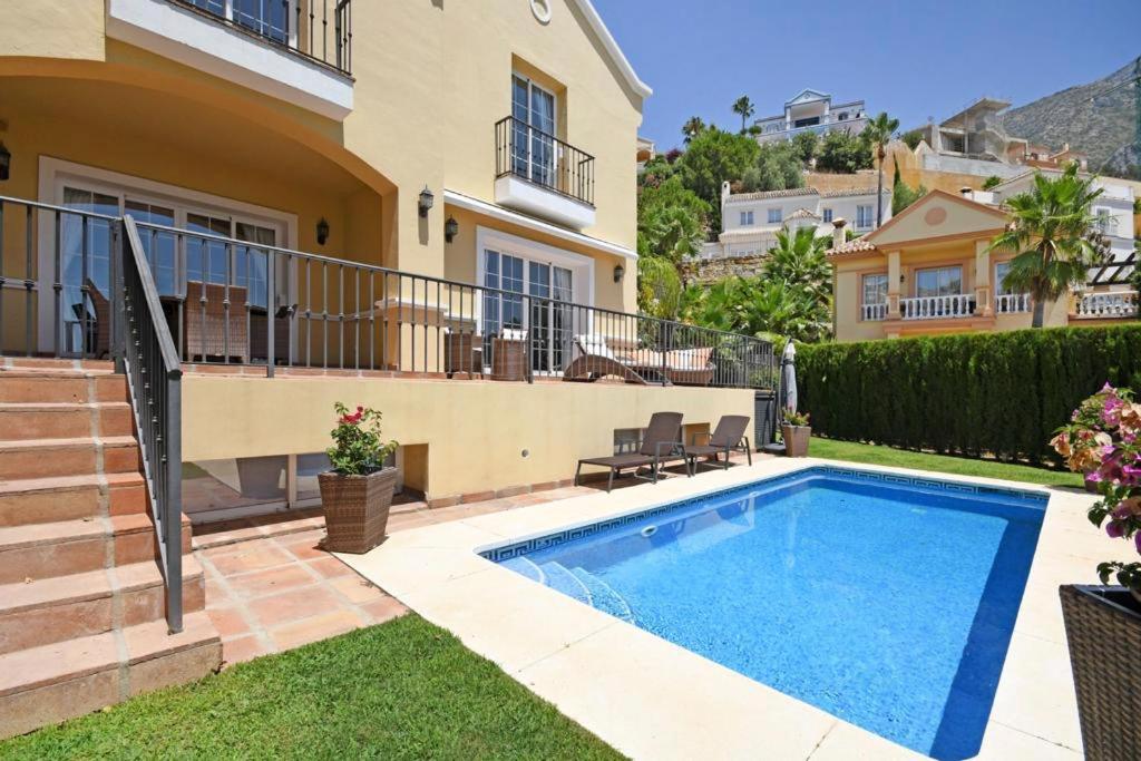 Villa in El Angel Sleeps 8 with Pool and Air Con