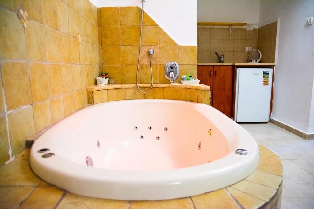 Etzel Tami Hospitality - Suite Avec Bain De Spa