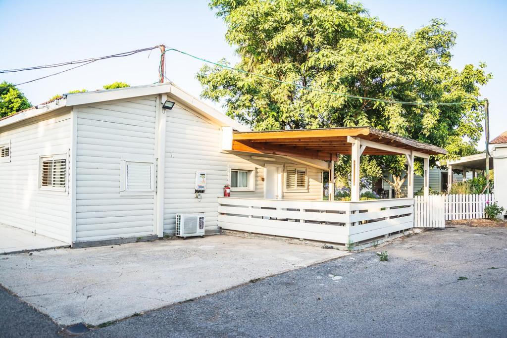 Etzel Tami Hospitality - 