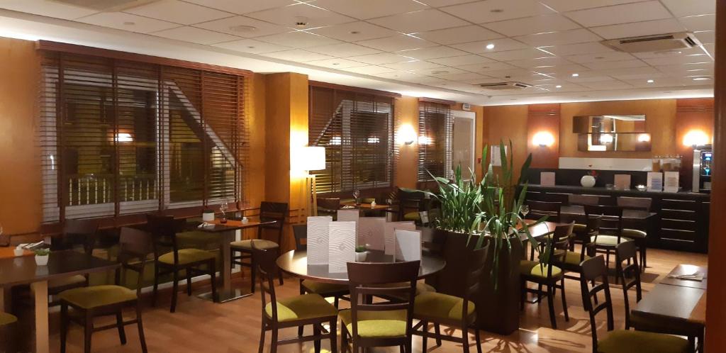 Restaurace v ubytování Escale Oceania Vannes Centre
