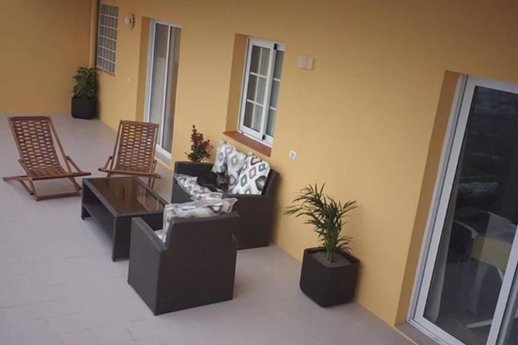Posedenie v ubytovaní Casa con piscina privada. Mirador de Humbolt.