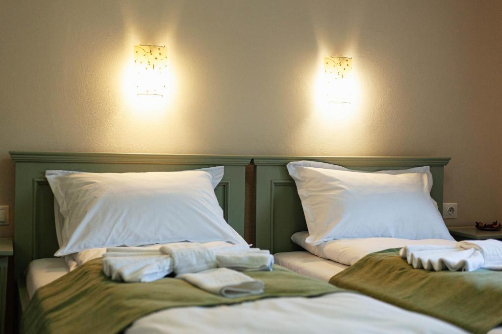 Vén Diófa - Dreibettzimmer Mit Eigenem Bad