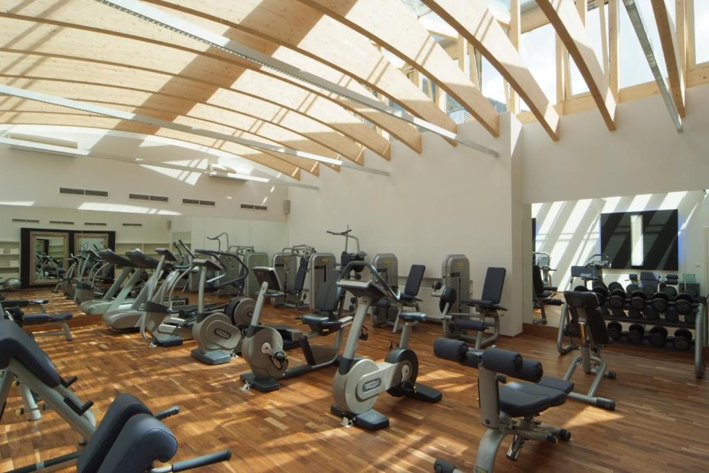 Fitness centrum a/nebo fitness zařízení v ubytování Strandhotel am Weissensee