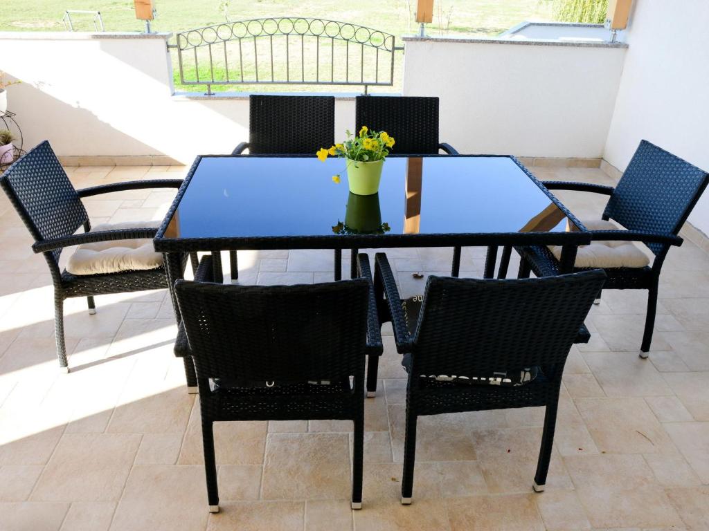 Fotografia z galérie ubytovania Apartment in Ljubac with Garden v destinácii Ljubač