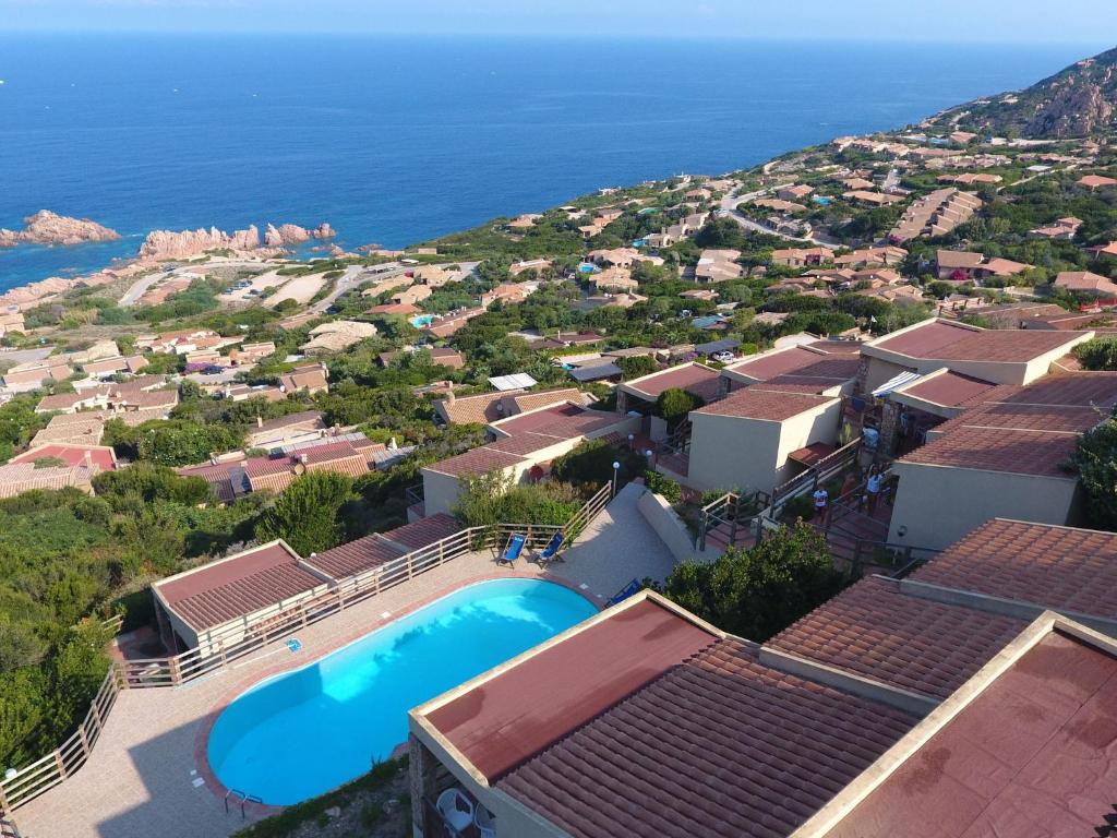 Vista sulla piscina di Beautiful Holiday Home in Costa Paradiso near Sea o su una piscina nei dintorni