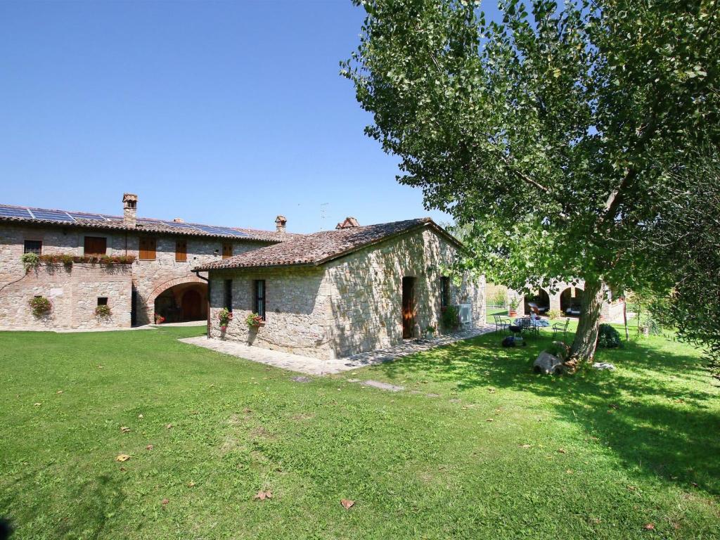 Vonkajšia záhrada v ubytovaní Cozy Countryside Cottage in Todi