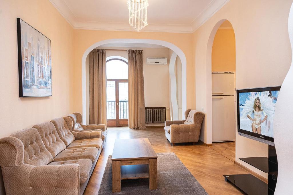 Kiev 24 Apartments - Two-Bedroom Apartment On Khreshchatyk 13