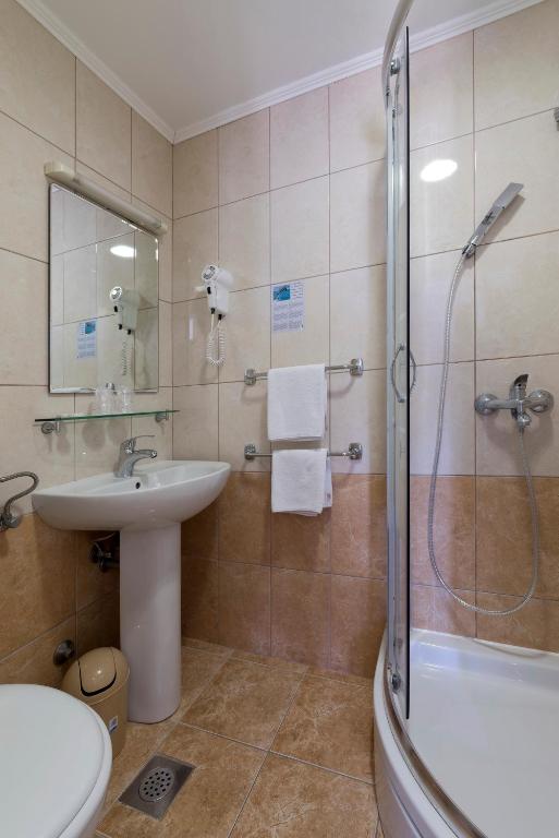 Koupelna v ubytování Hotel Perla