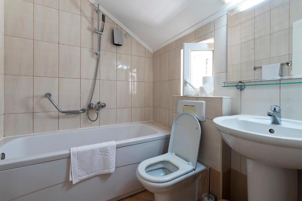 Koupelna v ubytování Hotel Perla