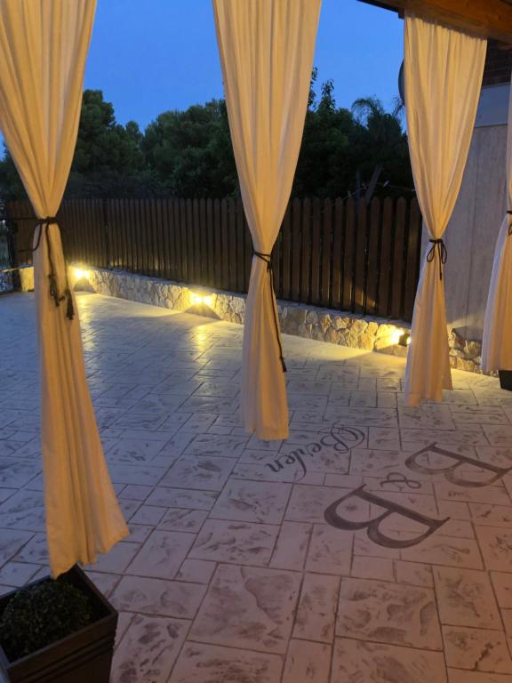 A patio or other outdoor area at B&B Berlen