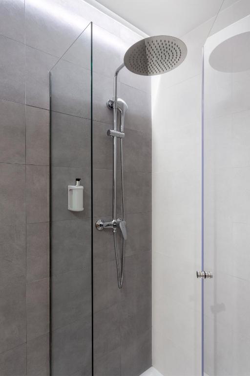 Un baño de B&B HOTEL Madrid Alcorcón