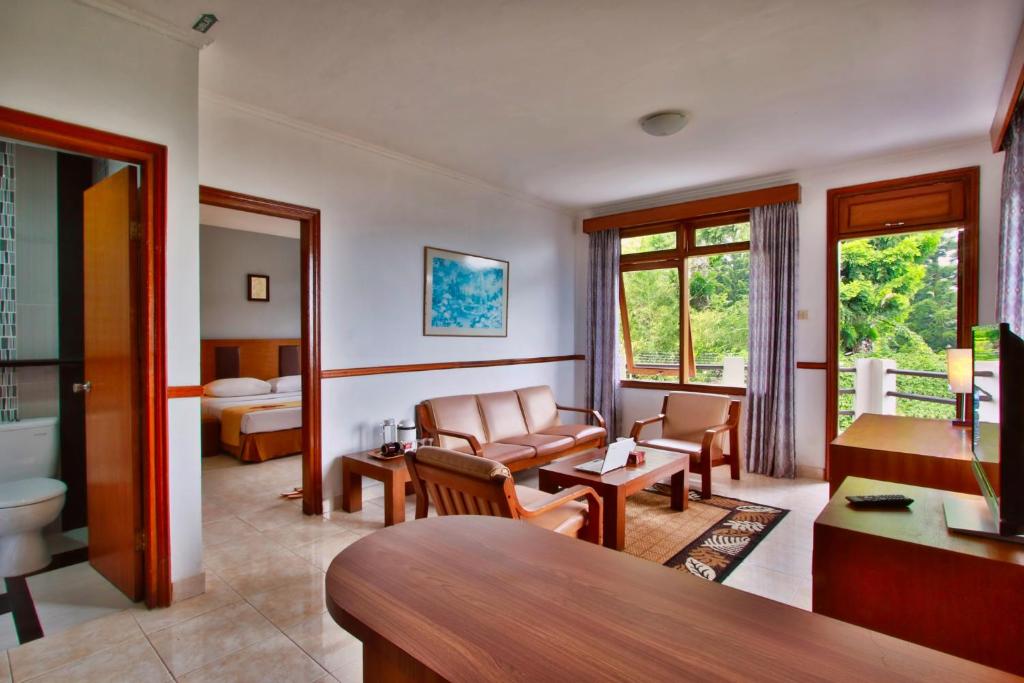 The Jayakarta Cisarua - Suite