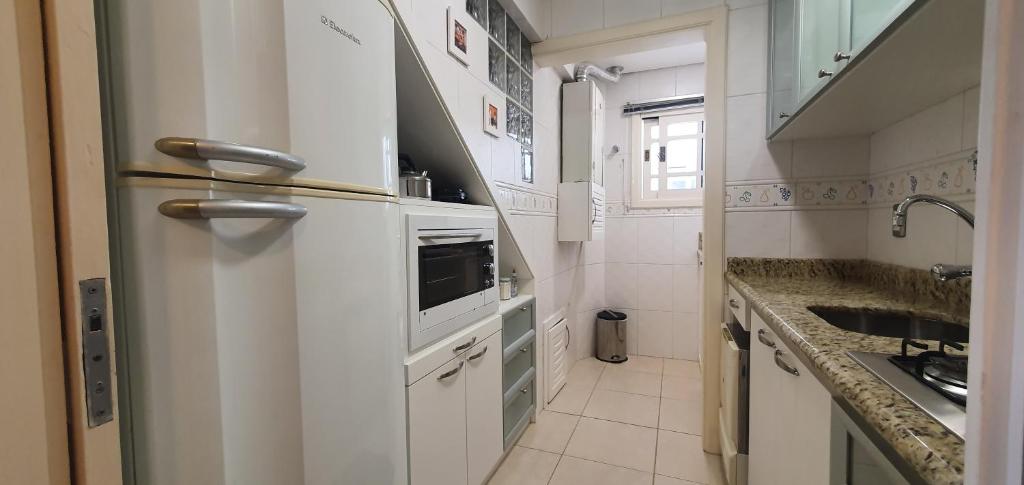 Cobertura na Borges de Medeiros - ( 3 quadras rua coberta )  Cobertura na Borges de Medeiros - ( 3 quadras rua coberta )