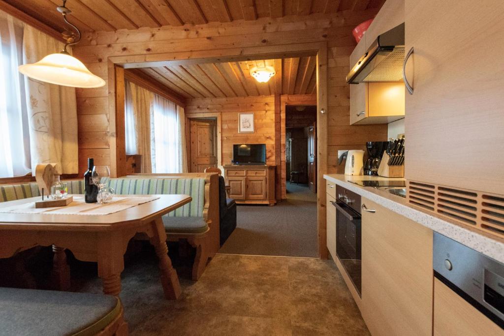 Kuchyň nebo kuchyňský kout v ubytování Appartments Jandlbauer
