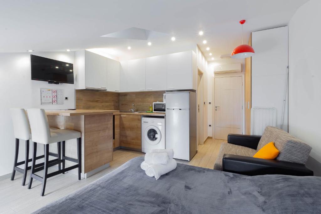 Kuchyňa alebo kuchynka v ubytovaní Apartments Pomerio Rijeka East