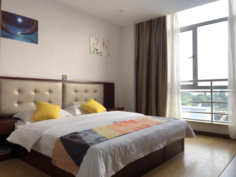 Легло или легла в стая в Shell Shanghai Jinshan Zhanyan Songjin Highway Hotel