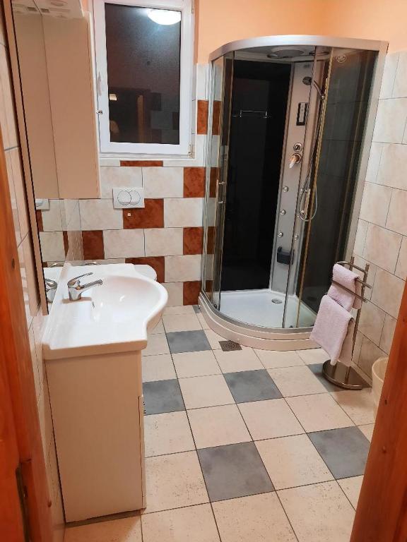 Kúpeľňa v ubytovaní Holiday Home Villa Marin