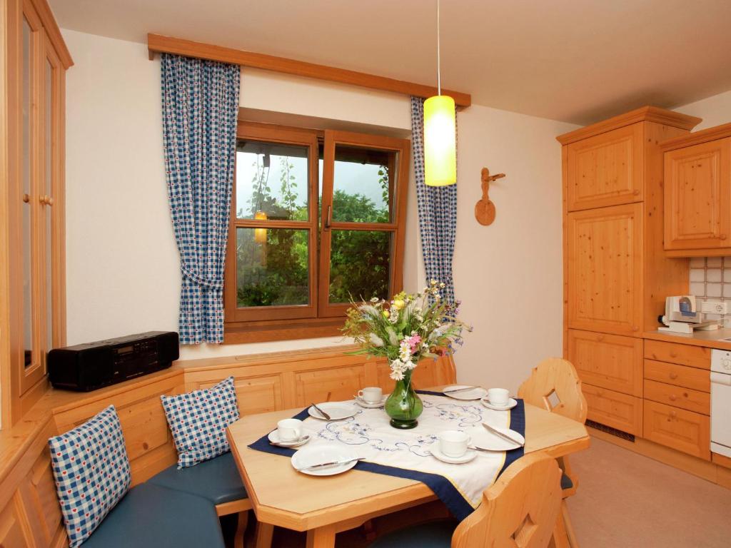 Cuina o zona de cuina de Cozy apartment with balcony in Mittersill