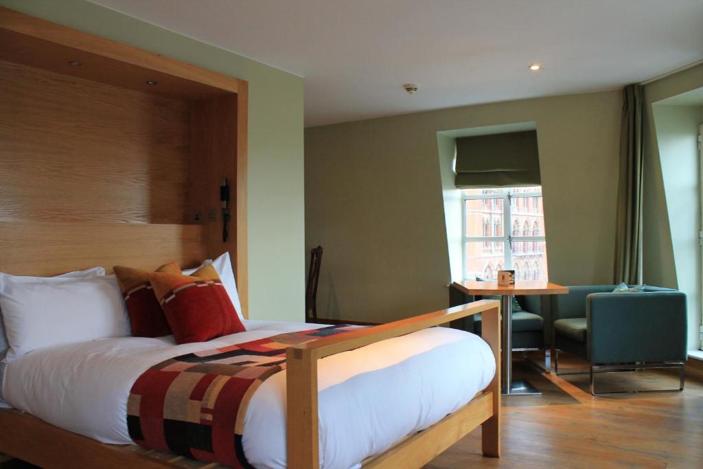 The Megaro Hotel - Kings Cross St Pancras, London - Resim 32