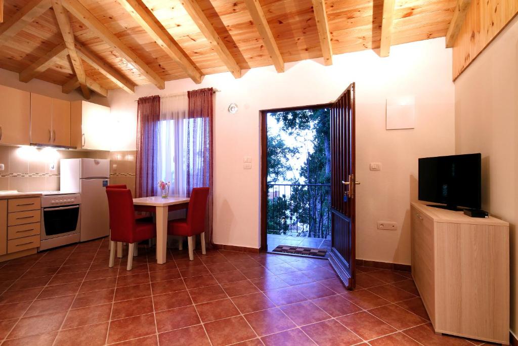 Harmonia Bungalows & Pool - 3