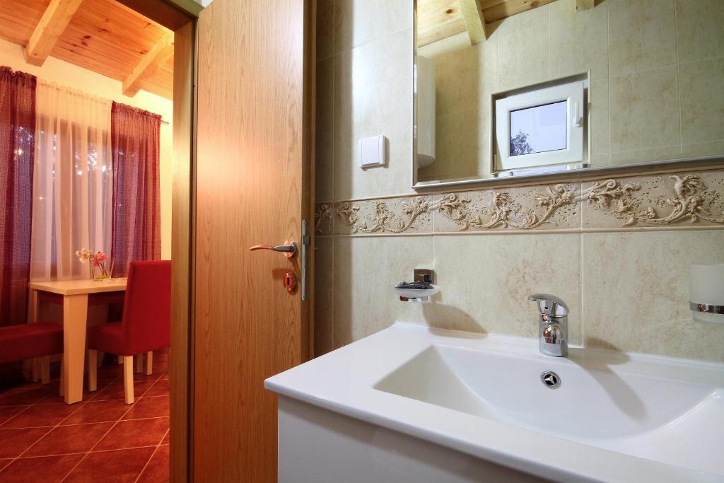 Harmonia Bungalows & Pool - 8