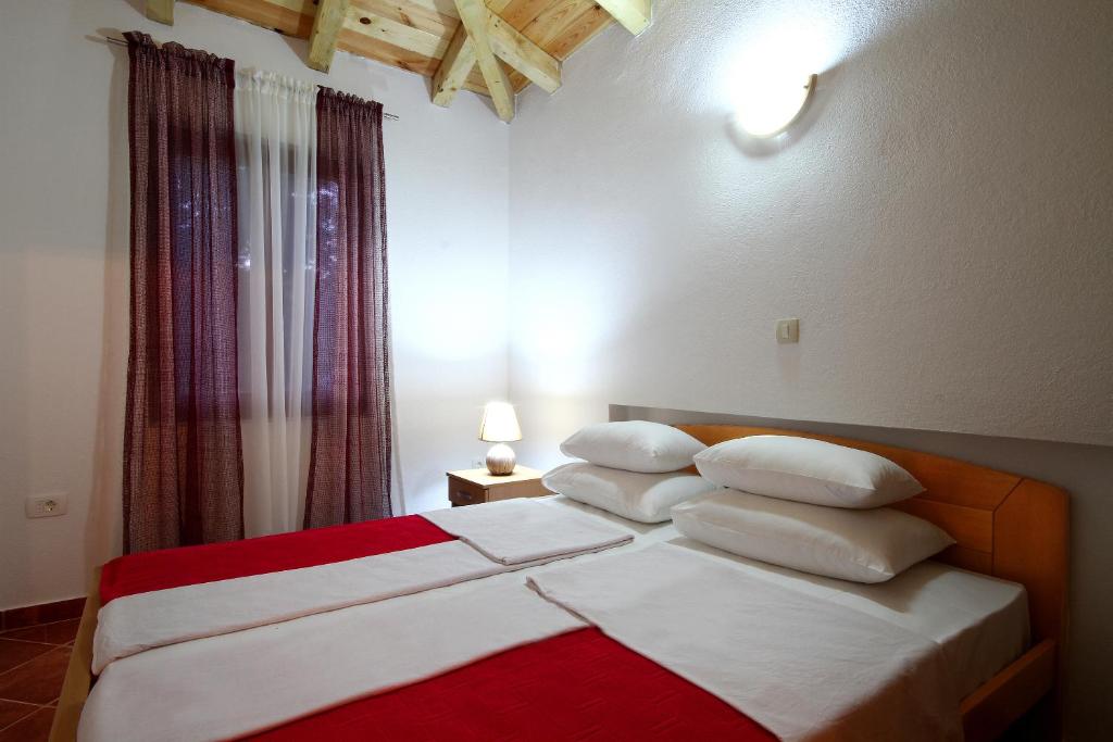 Harmonia Bungalows & Pool - 9