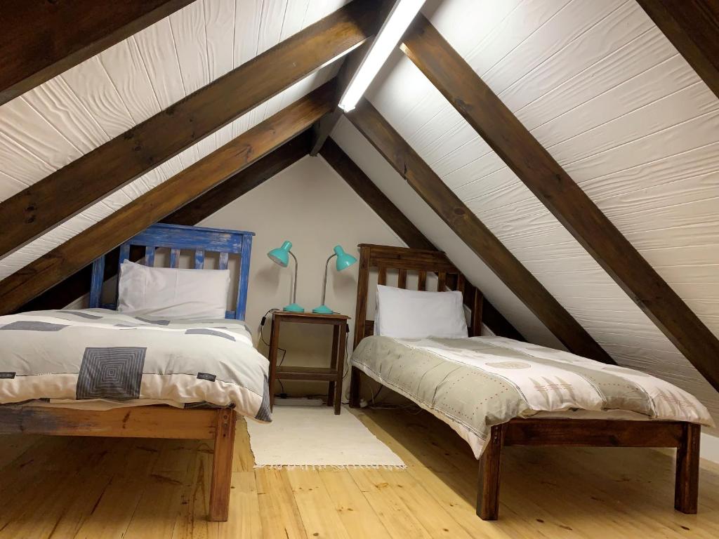 Una cama o camas en una habitación de Mad About Saffron