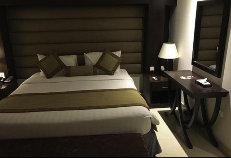 The Jeevens Hotel パキスタン シアールコート Booking Com