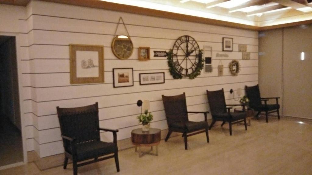 Posezení v ubytování La Suerte Condo at SMDC Tagaytay