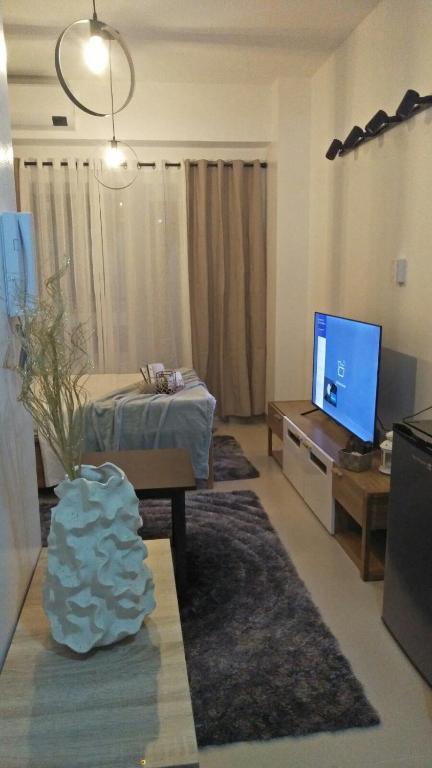La Suerte Condo at SMDC Tagaytay - 阳台的家庭房