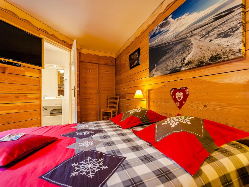 Auberge De Liezey - Quadruple Room With Private Bathroom