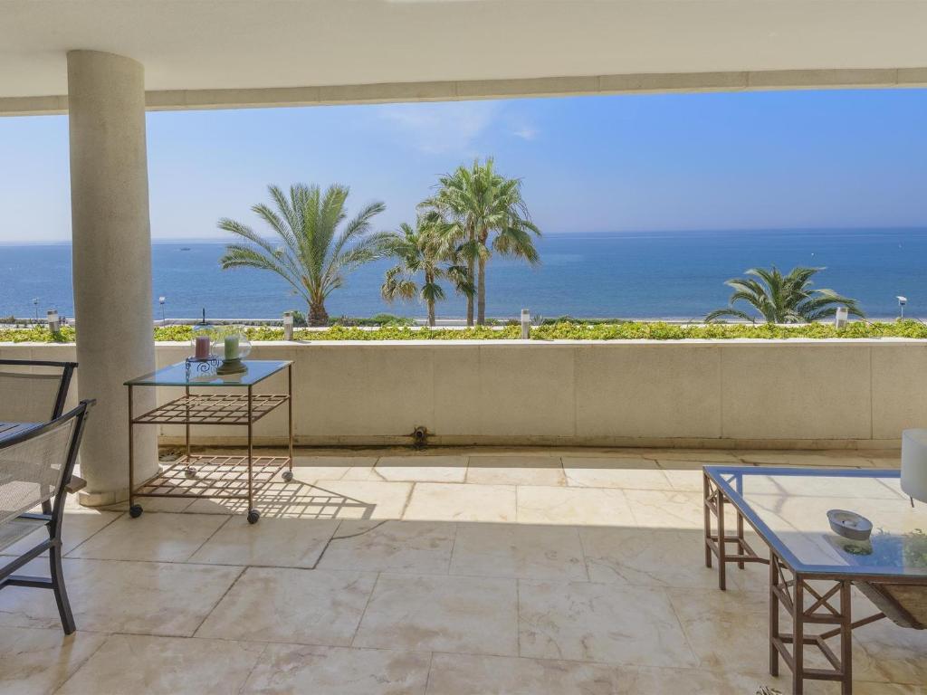 Waterfront luxury flat in Top Notch complex., Estepona, Spain ...
