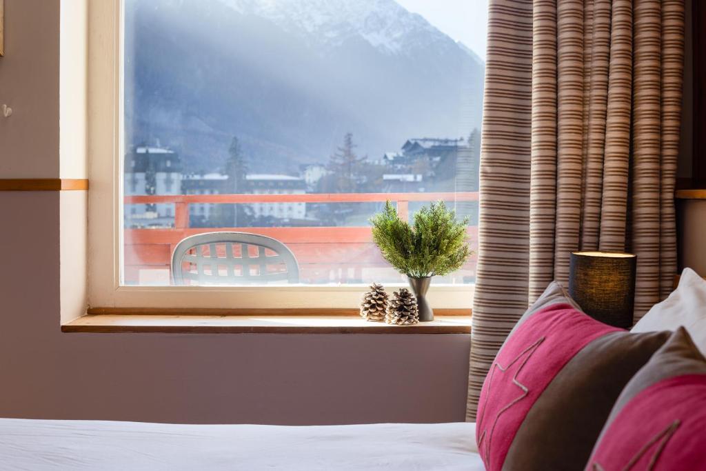 Nespecifikovaný výhled na hory nebo výhled na hory při pohledu z hotelu