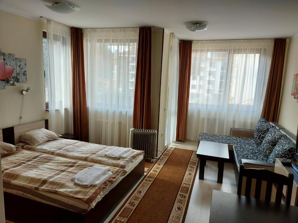 Studio in Borovets Gardens Complex - Studio With Mountain View