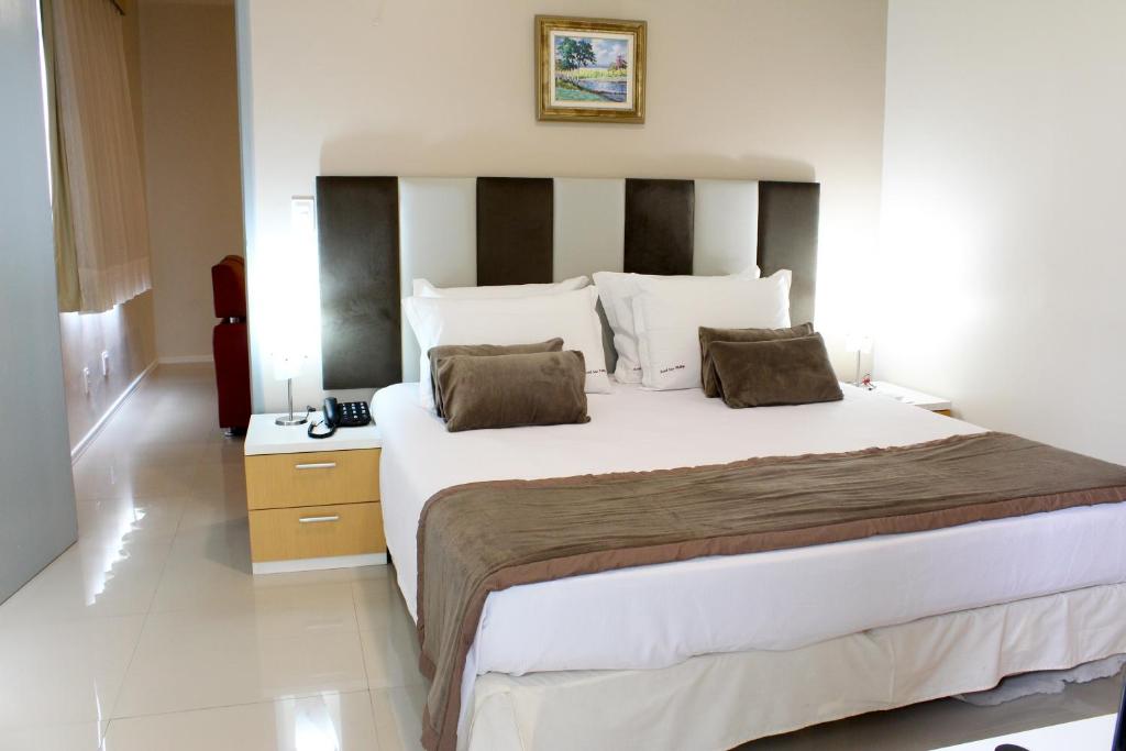  San Phillip Flat Hotel